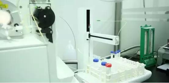 卡萨帝bcd-551wdgmu1是嵌入式冰箱吗,卡萨帝bcd-551wdcpu1使用说明