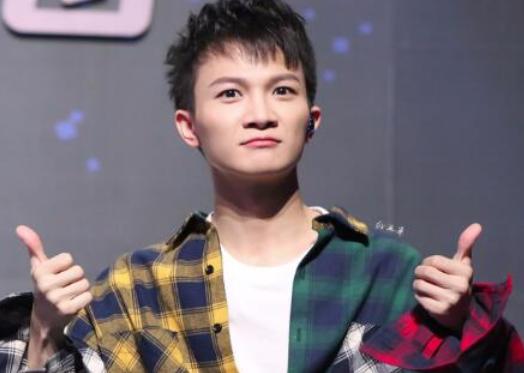 周深在饭圈边缘,周深饭圈