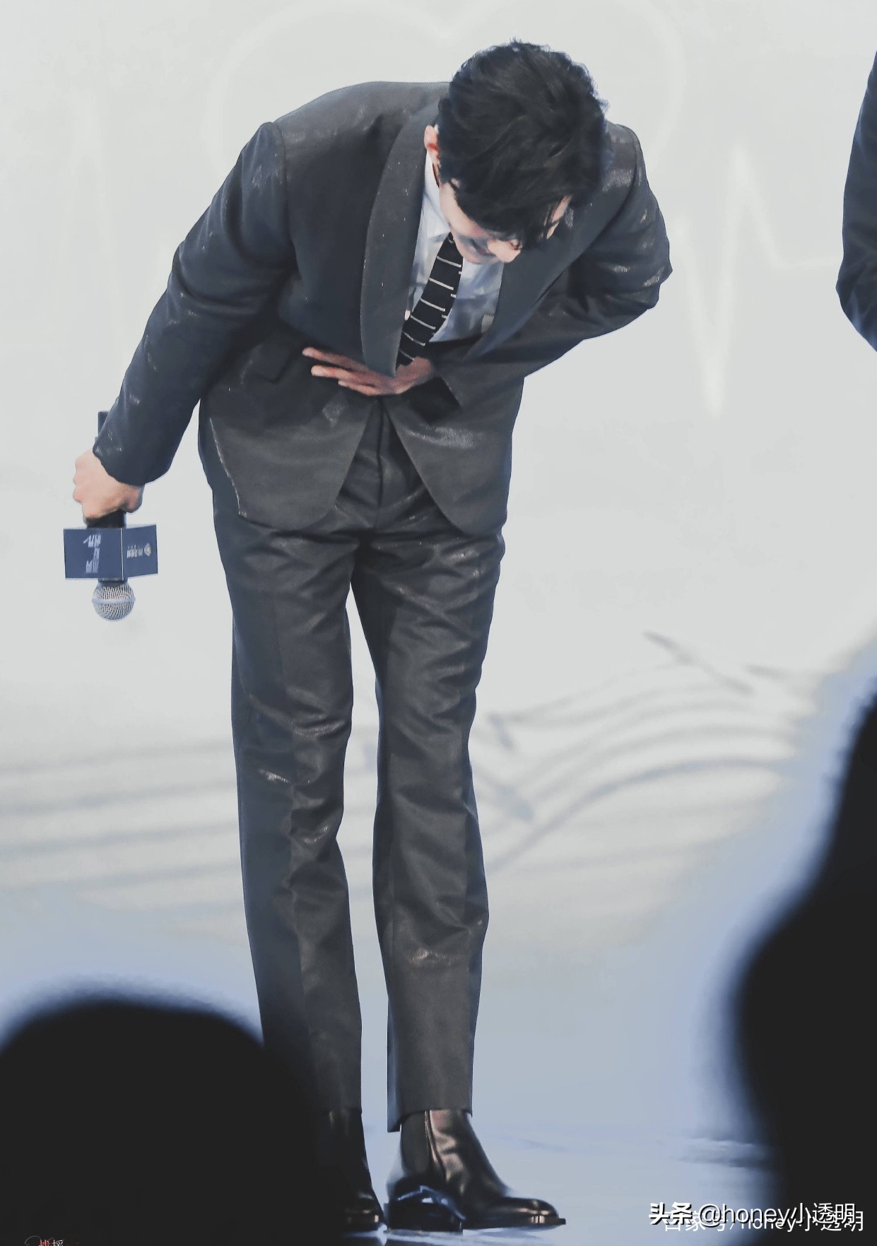 gucci肖战造型价格,gucci肖战同款托特包真假鉴定