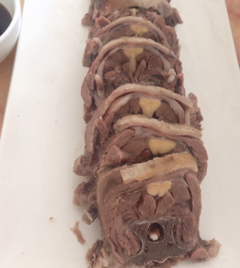 羊肉哪块部位的肉好又便宜,买羊肉买哪个部位炖着吃最好吃