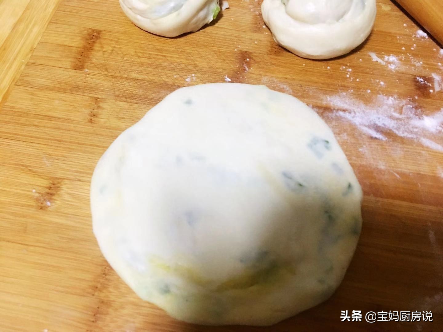 包饺子剩了很多饺子皮,包饺子剩了一个面团