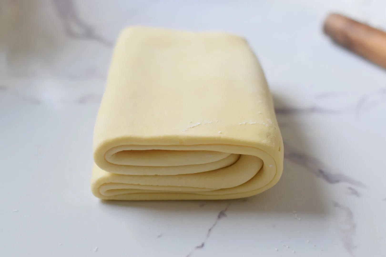 蛋挞这样做外酥里嫩超好吃,香蕉馅儿的蛋挞怎么做