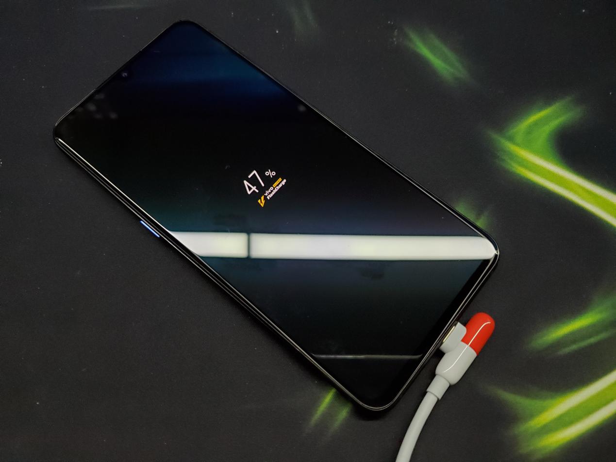 iqoo8pro5小时重度使用续航,iqoo重度使用视频