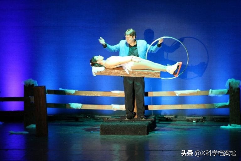 看完了这么多经典魔术背后的秘密,揭秘魔术背后真相