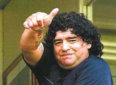 一代球王马拉多纳为何死亡,球王传奇马拉多纳因病