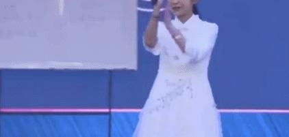 没有“14岁天才少女”,只有被成*学功**忽悠瘸了的孩子