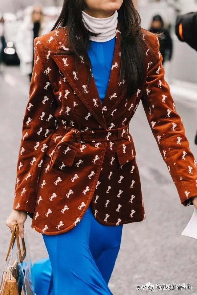 男灯芯绒裤子的搭法,灯芯绒中款穿搭