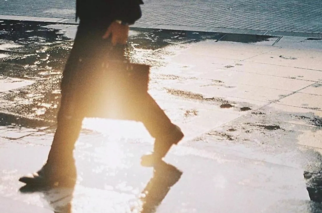 情侣分手后亲密聊天记录被曝光,男友和前任分手的原因