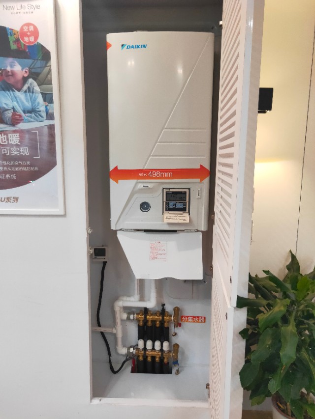 石墨烯地暖真实评价,地暖用空气源好还是用电锅炉