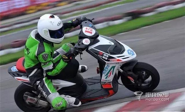 比亚乔sr150真实油耗,比亚乔sr150百公里加速