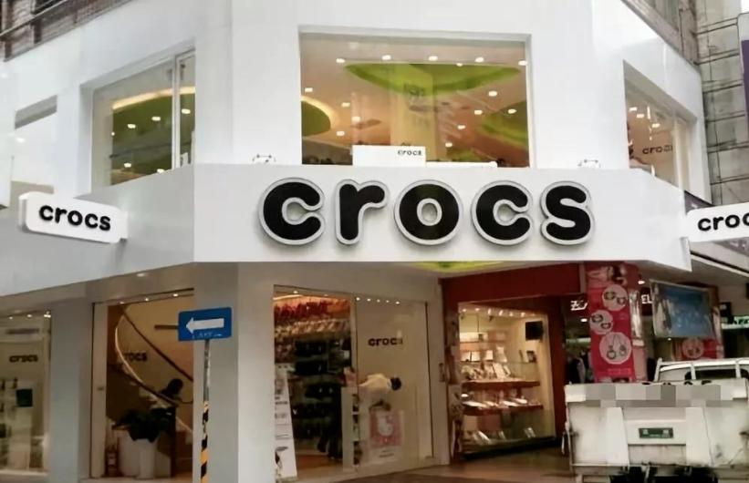 年入90亿,凌晨排队抢不到!史上最丑鞋王,为何突然爆火?