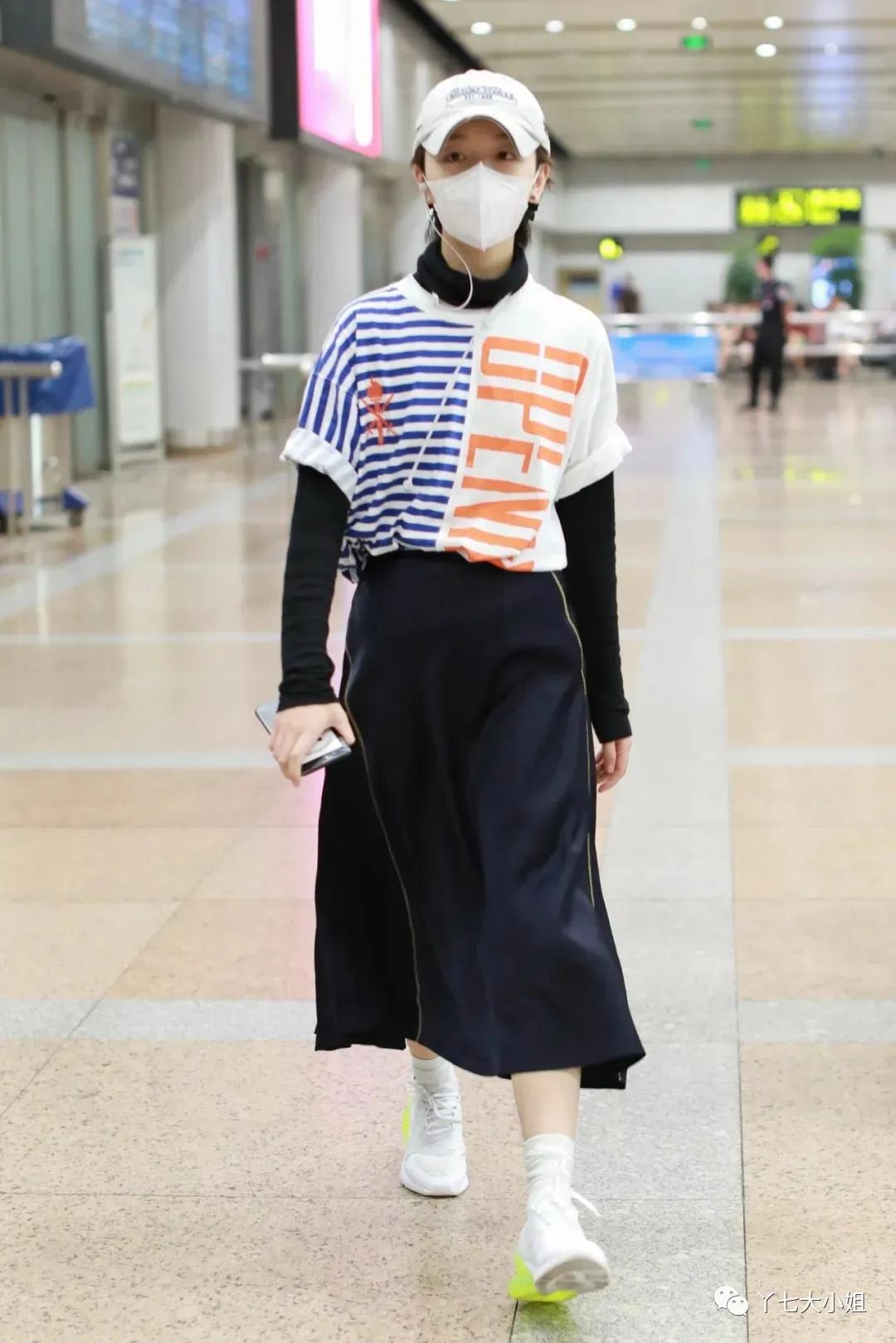 夏季衬衫和t恤叠穿方法,学t恤叠穿混搭法