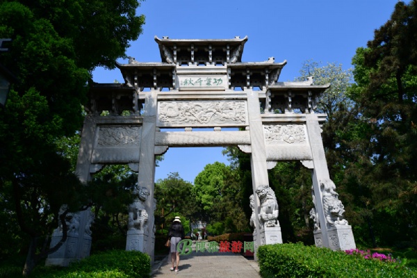 黄鹤楼天下名楼什么价,黄鹤楼中国十大历史文化名楼之一