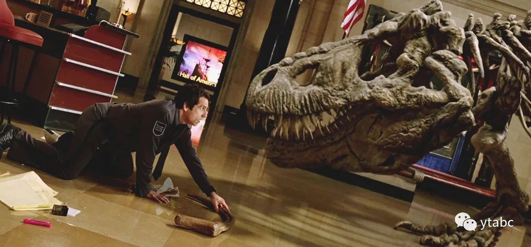 老鼠偷偷溜进博物馆,杀死拥有三只眼的远古生物