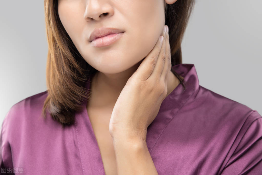 鼻癌早期症状流鼻血量多吗,鼻癌早期会有头痛面部肿吗