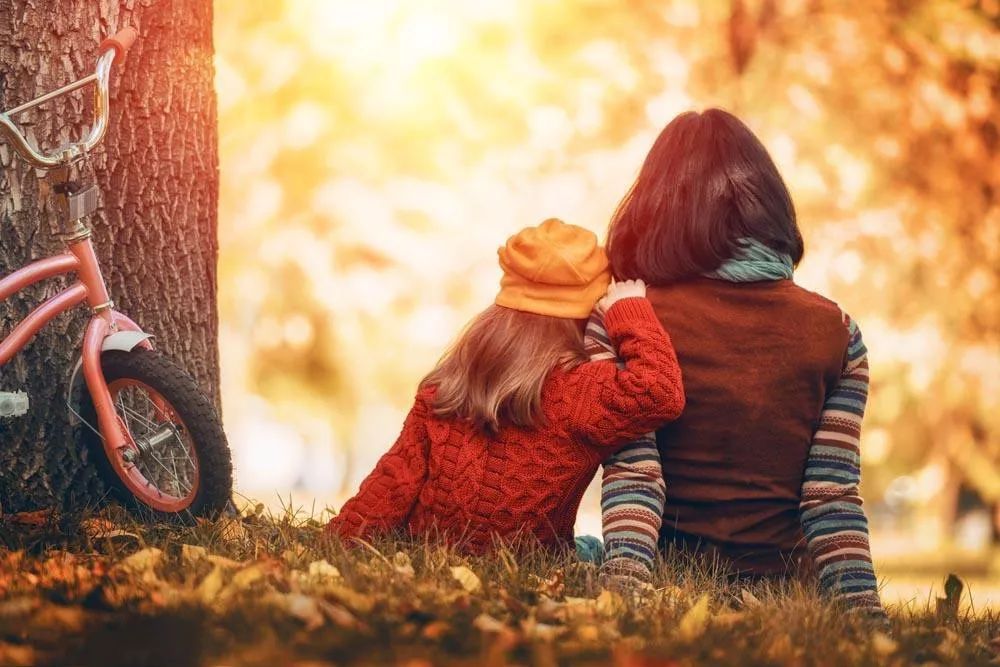 嫌弃爸爸臭脚的宝宝,宝宝脾气暴躁爸爸不甘示弱