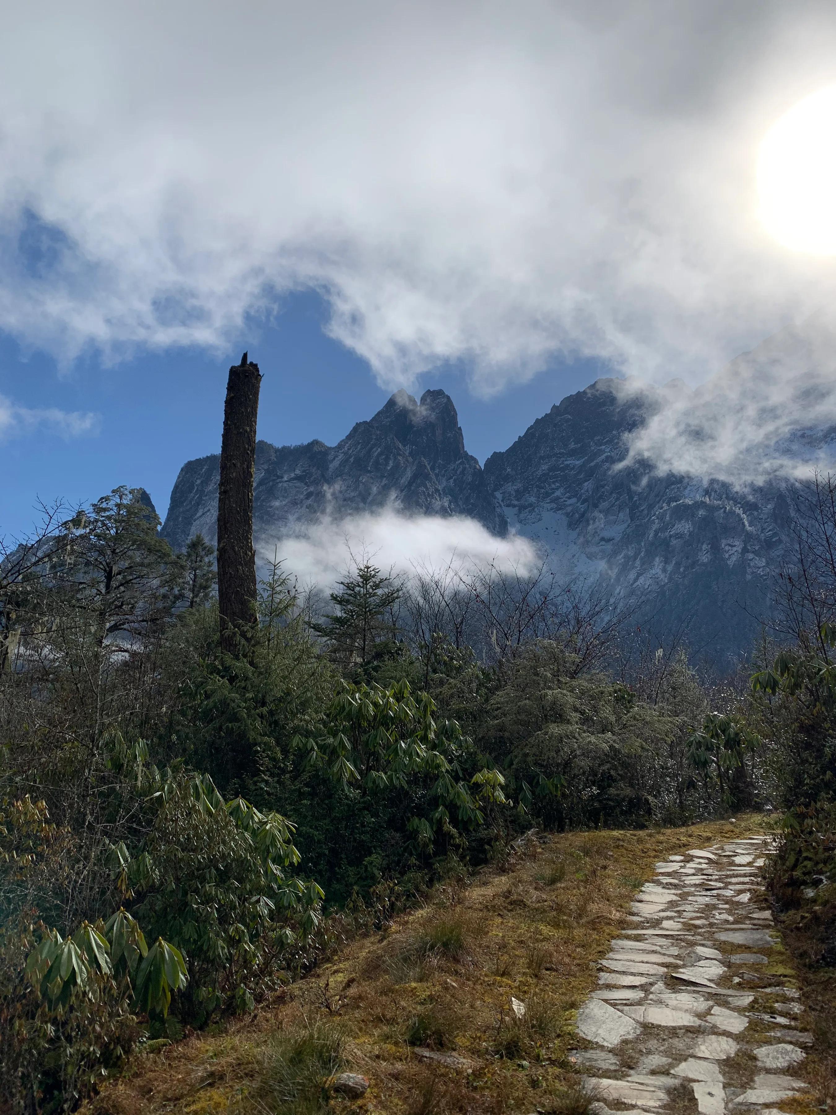 海螺沟燕子沟旅游攻略,海螺沟和燕子沟哪个更值得去
