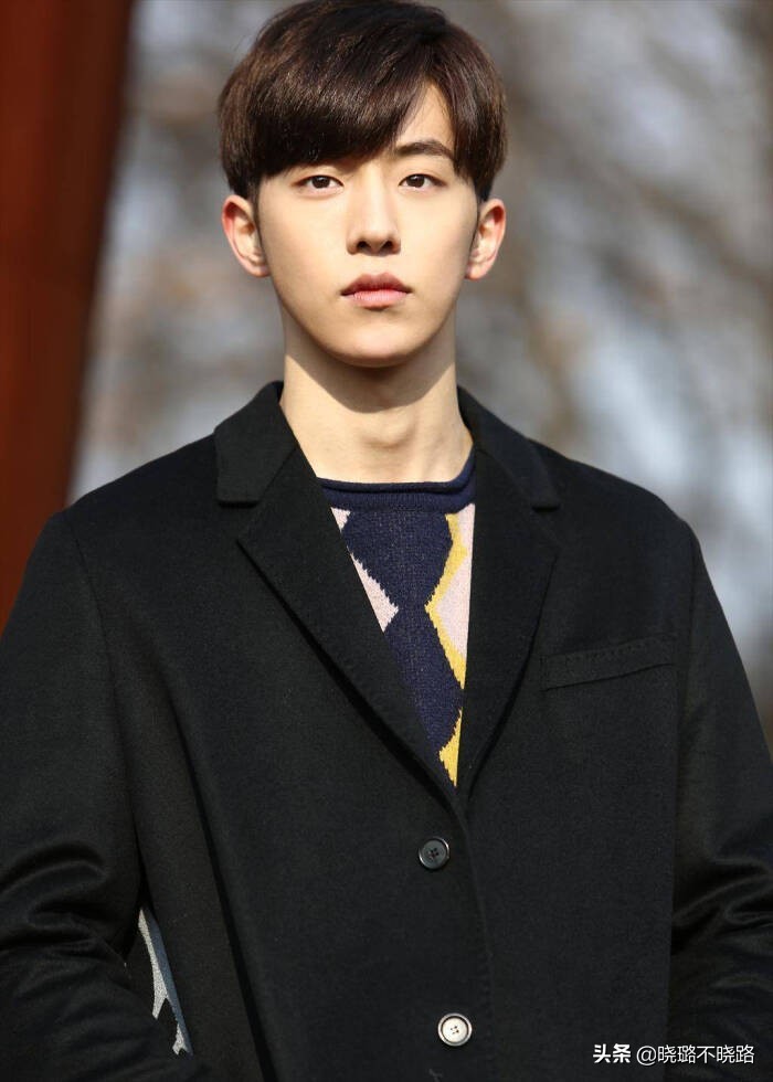 30-35岁大脸男士最佳发型怎么打理,邋遢的发型