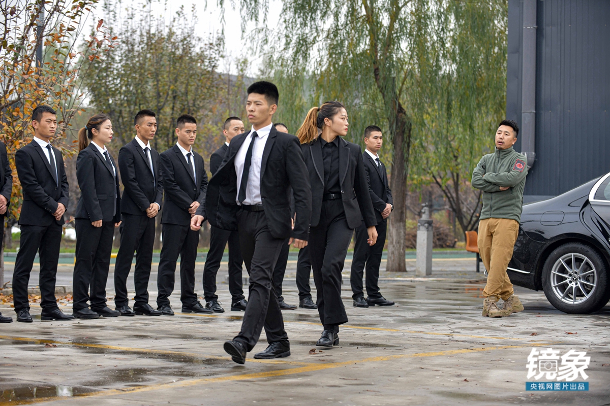 00后女保镖炼成记,中国女保镖炼成记