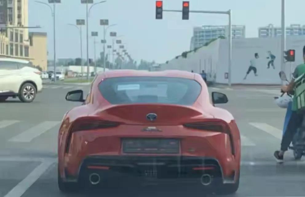 一周十大汽车要闻完整版,纯电suv奔驰2025续航1500公里