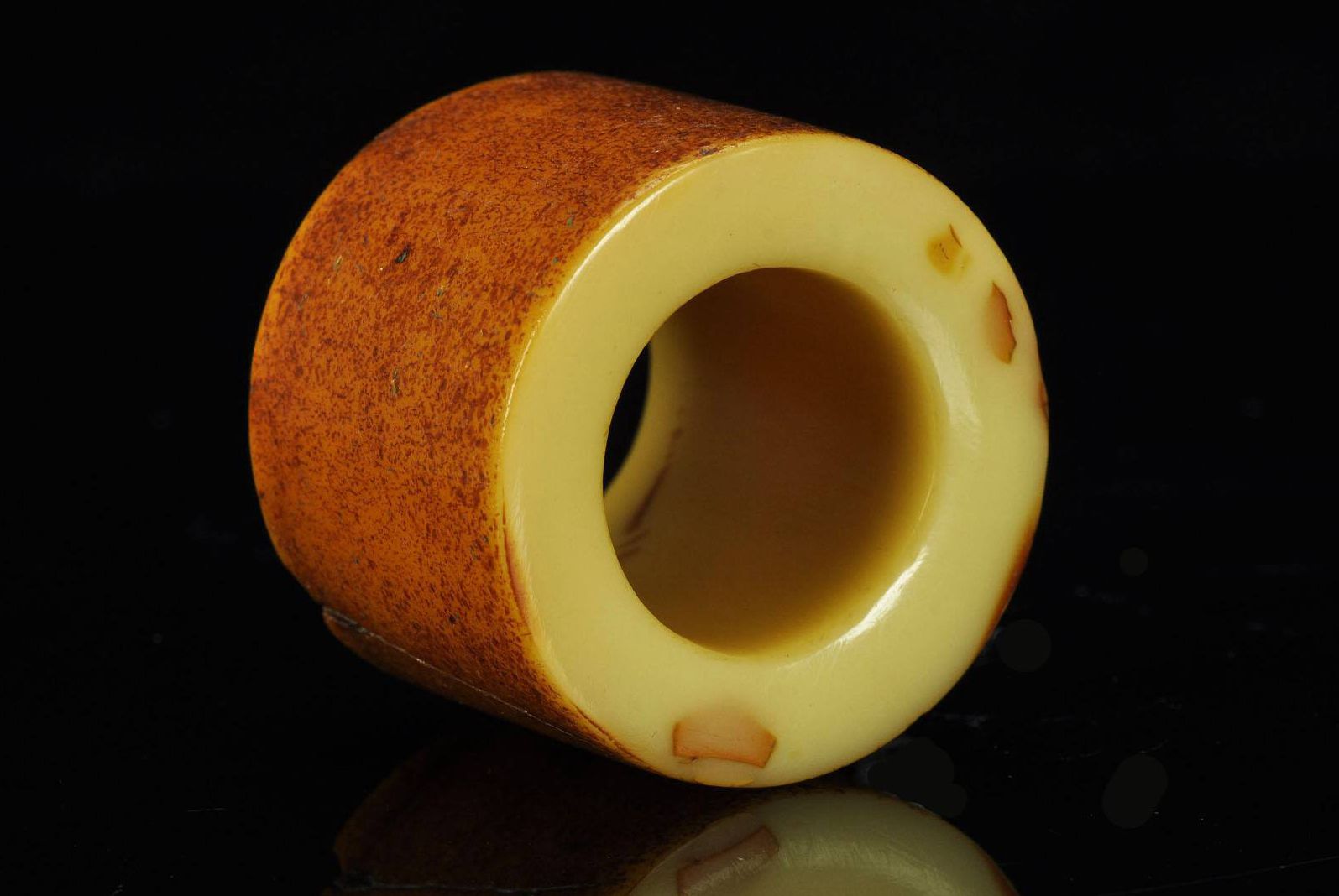 蜜蜡与琥珀的区别在哪里,蜜蜡和琥珀哪个更值得收藏