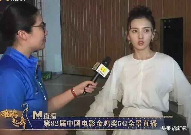 宋祖儿蓝白造型,宋祖儿现在已经长得落落大方