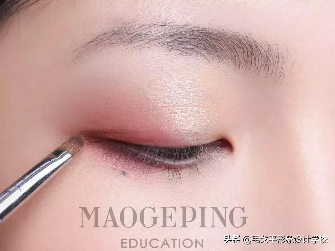 内双无双眼皮贴及假睫毛眼妆教程,没有双眼皮的圆眼怎么画眼线