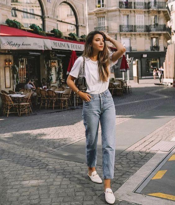 别人穿白T也时髦,为何自己穿像“睡衣”?这些搭配细节很重要