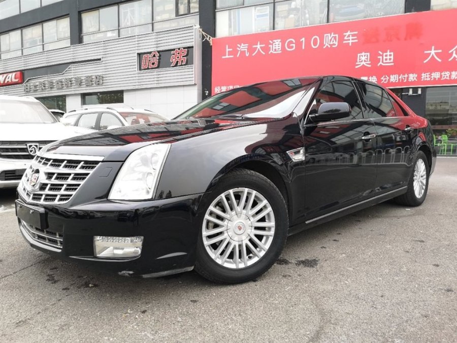 花9万元入手一辆2011年上牌二手凯迪拉克SLS赛威