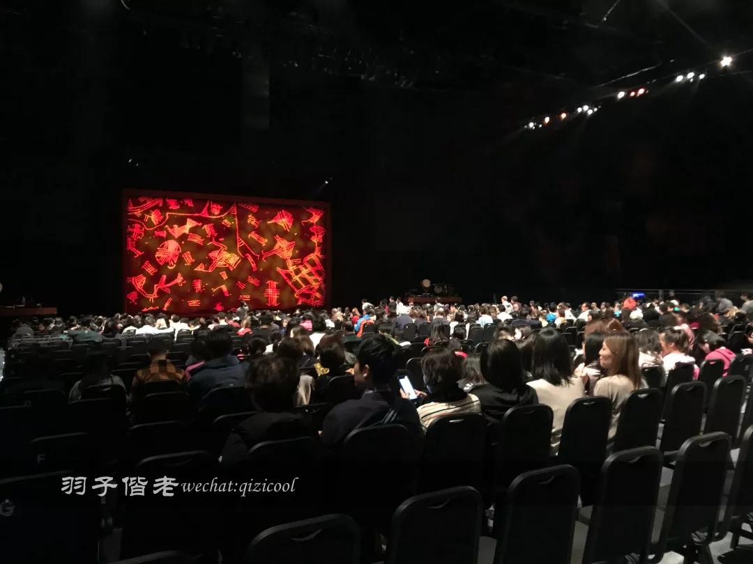 香港机场的回忆 (在香港机场旅行)