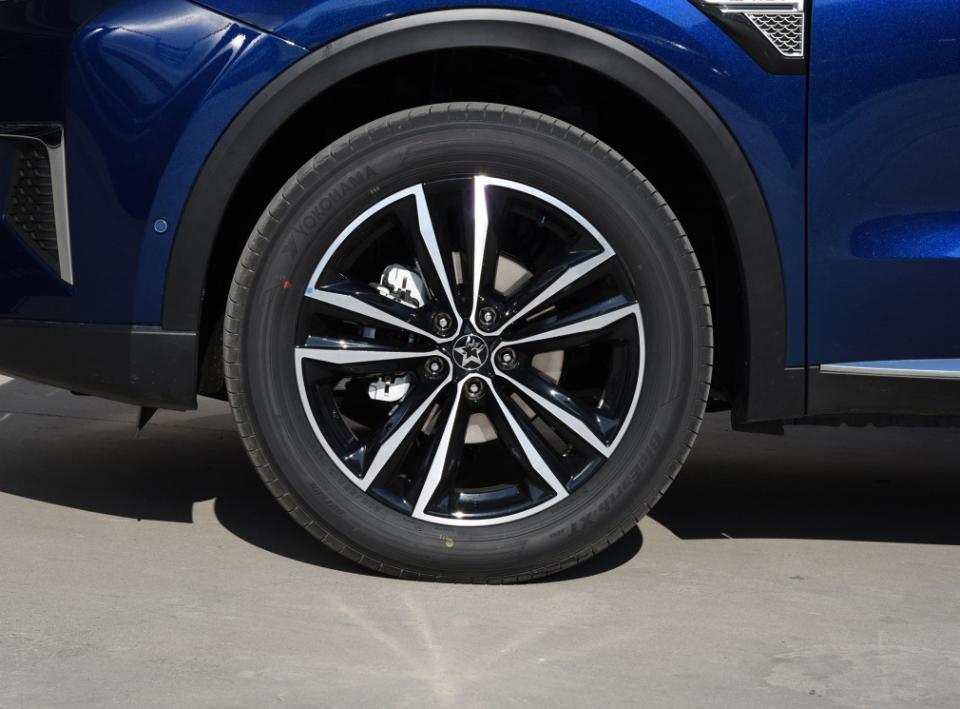 今晚将上市，车头配备66颗星钻，内饰15.6英寸液晶屏，预售11万起