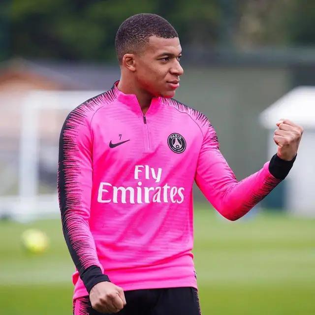 现役足球十大最强球员排名,现役速度最快的足球球员