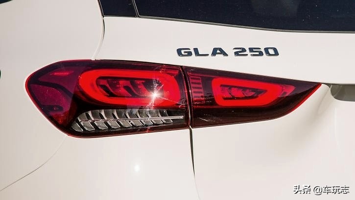 2017款奔驰gla250落地多少钱,奔驰gla250报价及图片