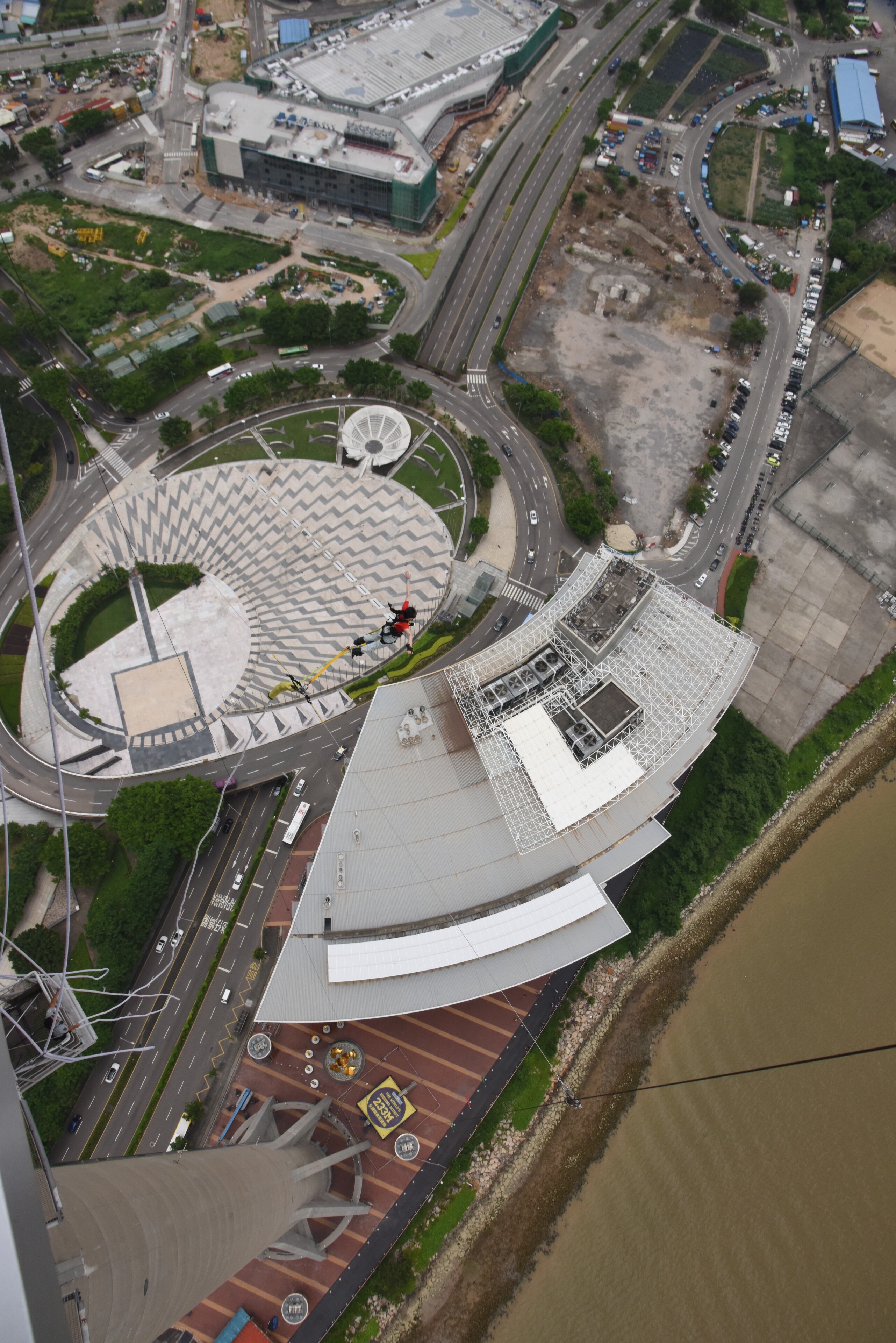 澳门蹦极塔空中漫步,澳门塔蹦极233米需要多长时间