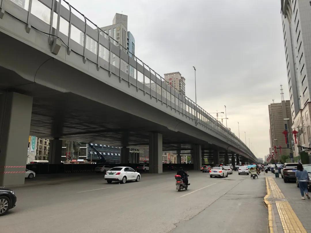 西郊堵车的视频,西郊交通路况