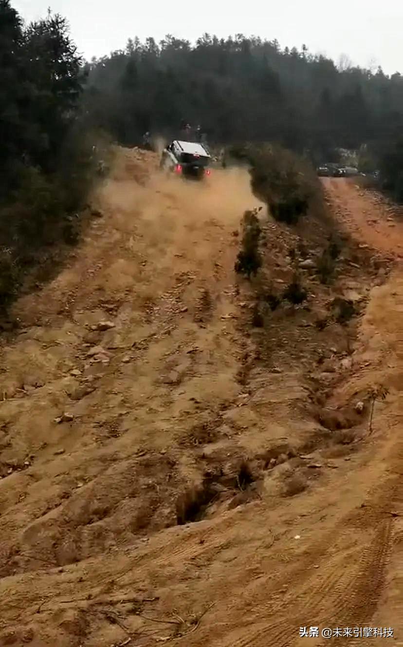 手撕坦克有点过分了吧,驭胜s350与坦克300哪个好