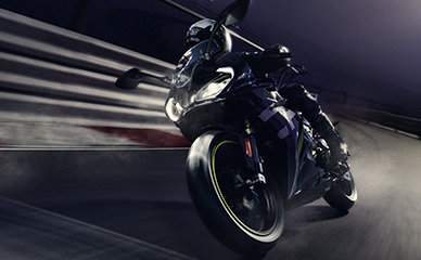 四轮承载两轮摩托车,四轮承载生命两轮承载灵魂小车