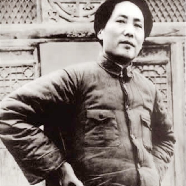 邓华缴获五箱白金龙烟,只给主席一支,主席笑笑:“财不露白”啊