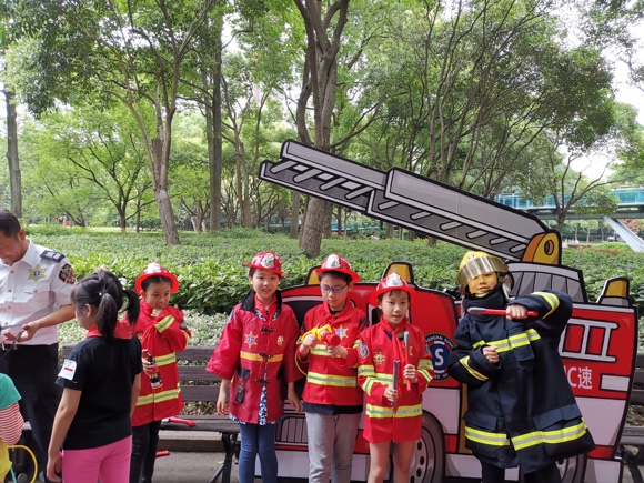 如何安全破窗,怎么紧急破窗逃生