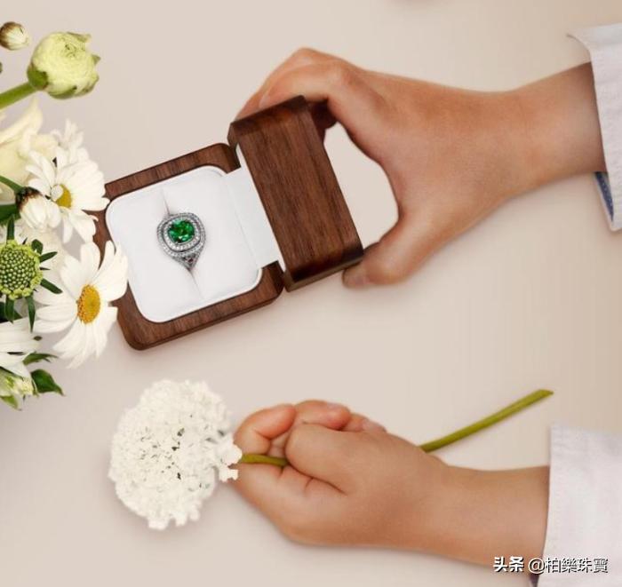 5克拉祖母绿戒指价格表,哥伦比亚祖母绿戒指图片