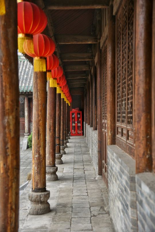 小乞丐因祸得福？从悲催童年到赤脚绅士的华丽蜕变……