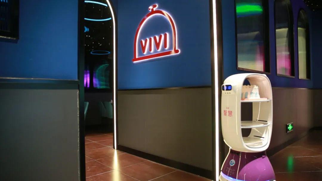 智慧餐饮工业迭代方案,擎朗智能餐饮机器人