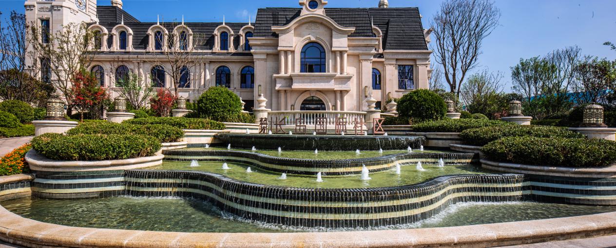 约10万方王府井奥莱火热招商中,小镇的繁华正式启幕