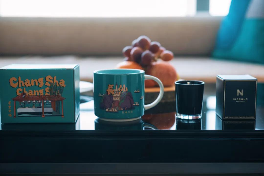 把繁华踩在脚下,将吃喝囊括周边。去长沙要住地标里