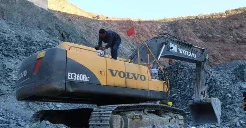 挖机找活都是怎么找的,挖机新手刚出来要找什么活干