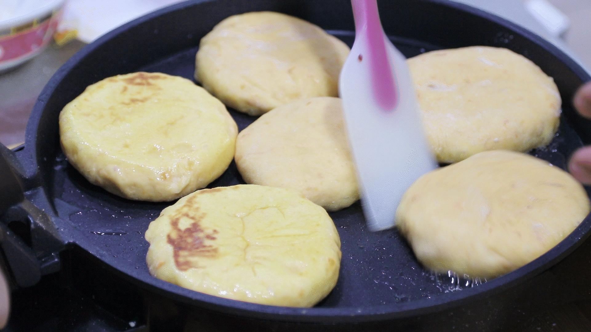 红薯饼的做法发面,红薯饼最好吃的做法不用烤箱