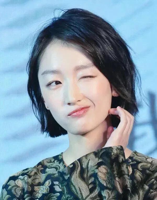 周冬雨过去的小粗腿,小粗腿逆袭