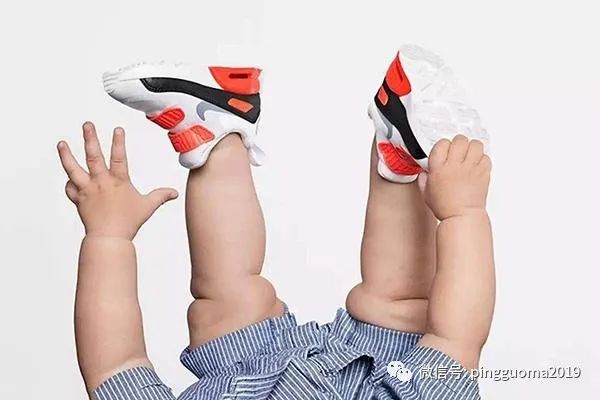 宝宝学步鞋推荐布鞋还是机能鞋,如何给一岁宝宝买学步鞋