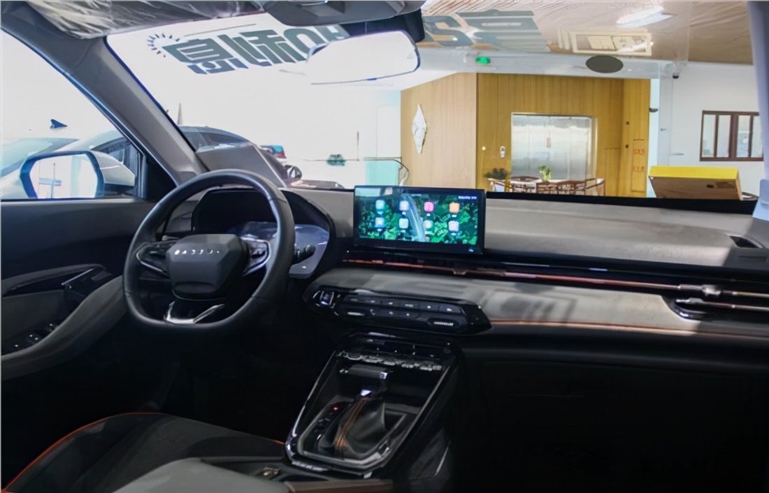 宝骏rs3裸车价5万内饰,宝骏rs-3落地多少钱