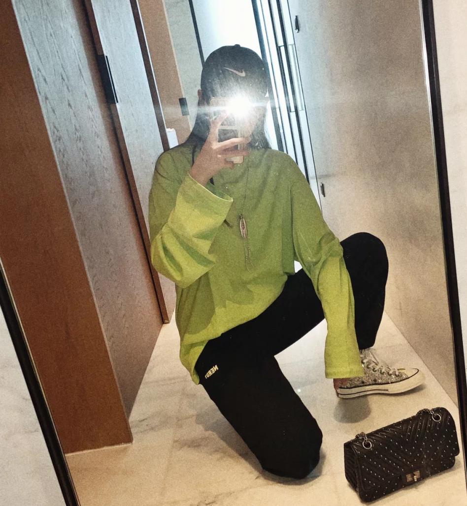 Nabi化身匡威女孩，走到哪都穿